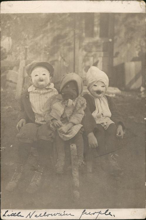 Little halloween people