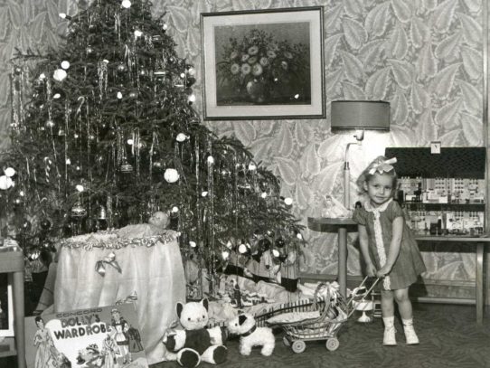 Retro Christmas decorations 1890s - 1960s
