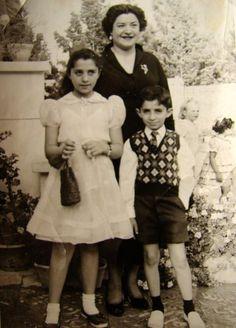 Old photo of Iranian family before Islamic revolution