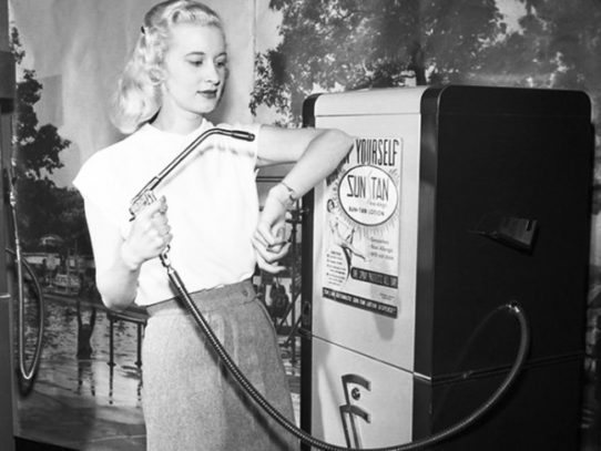 Suntan vending machine, Chicago, 1949