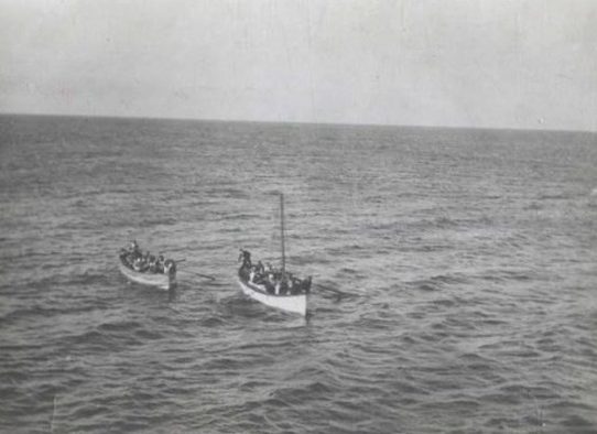 Titanic survivors on lifeboats, 1912