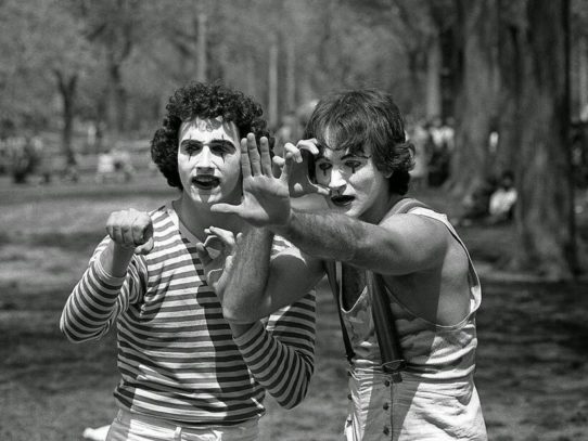 Robin Williams as a mime, New York City, 1974