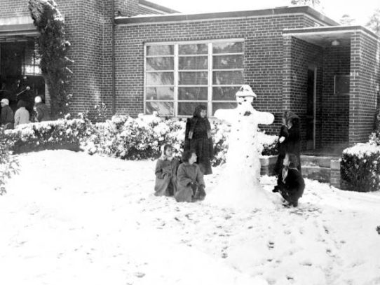Fireman snowman, Florida, 1958