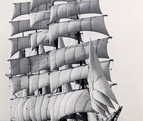 The world’s last commercial sailing ship,the Pamir, rounding Cape Horn for the last time in 1949