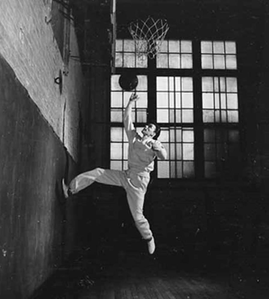 Sinatra playing basketball