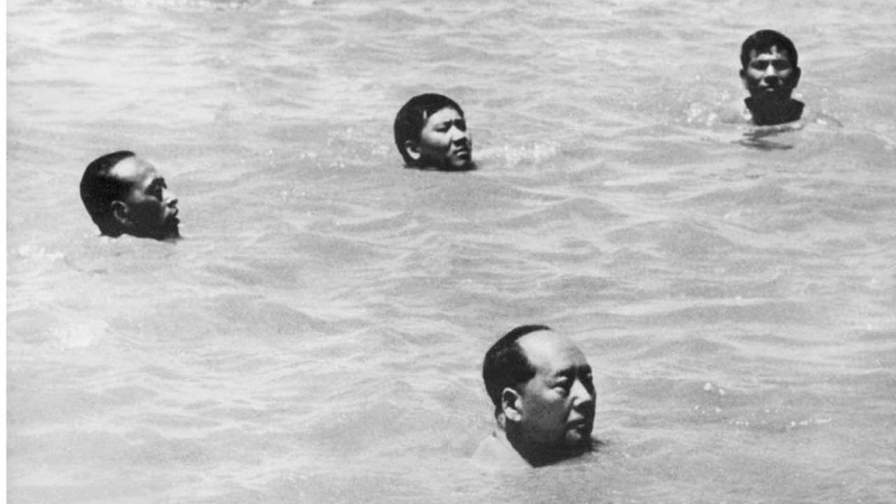 swimming mao zedong