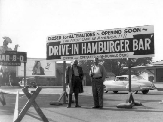 McDonald’s brothers opening their first restaurant, 1948
