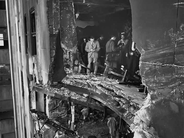 The Tragic Empire State Building Plane Crash Occurred On July 28, 1945 ...