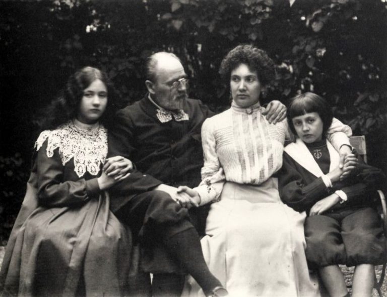 Emile Zola with family