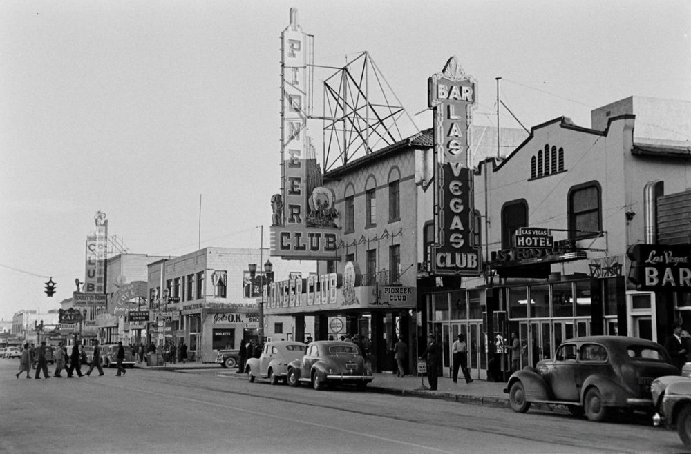 Vintage photos of Downtown Las Vegas in 1942