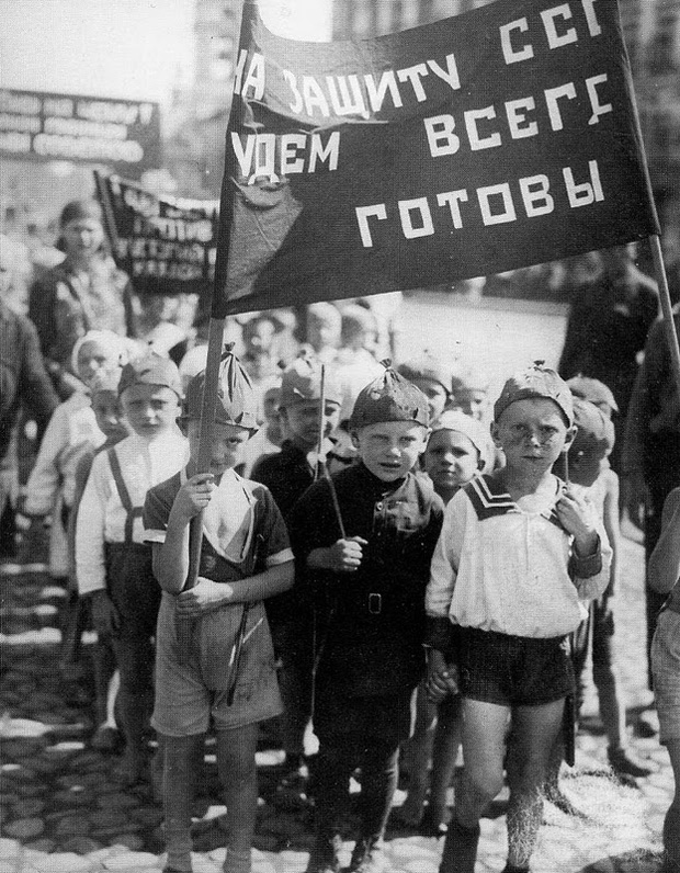Another kid parade in Soviet Union
